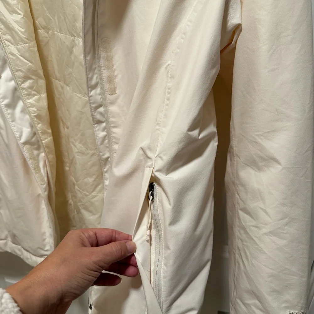 Northface Hyvent hooded jacket - Picture 3 of 7